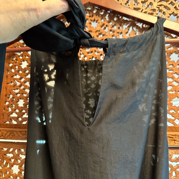 🚺 GAP silk blend black halter dress with cream chevron pattern - Picture 9 of 13